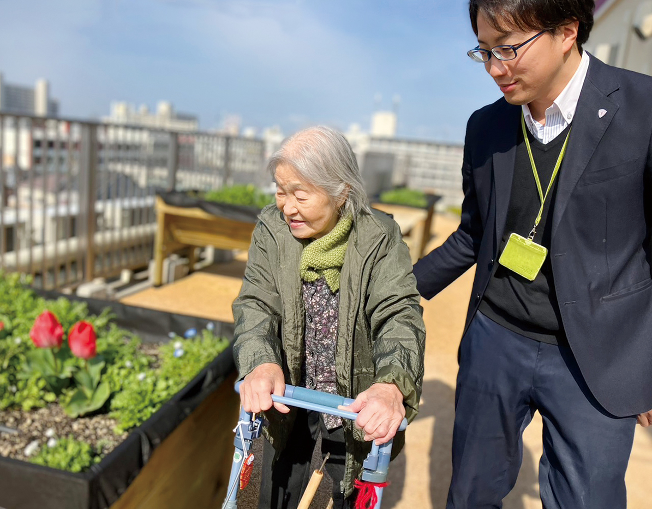 大仙古墳の見える屋上テラス・堺市堺区の老人ホーム【晴れる家大仙公園】